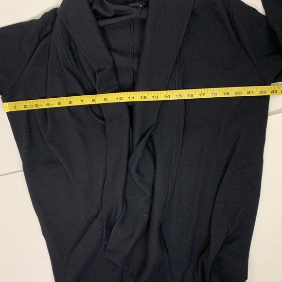 Athleta Women M Pranayama Restore Wrap Cardigan Black Rib Knit Athleisure Pocket - Picture 7 of 13